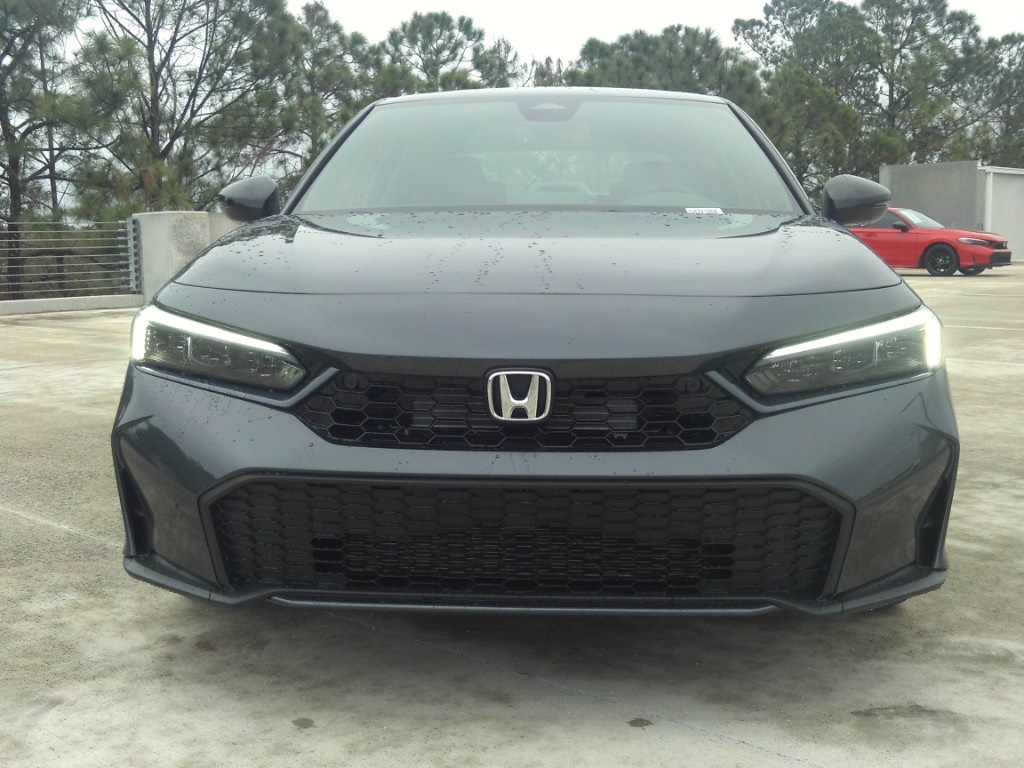 2025 Honda Civic Hatchback Hybrid Sport Touring photo 2