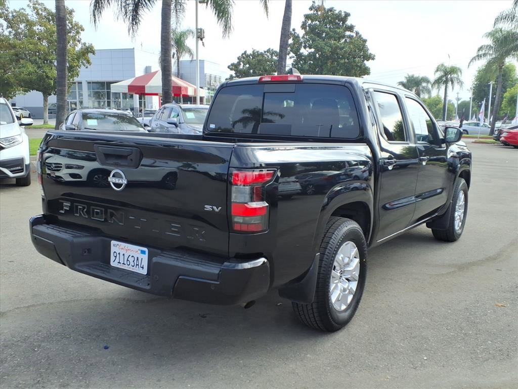 2023 Nissan Frontier SV photo 2