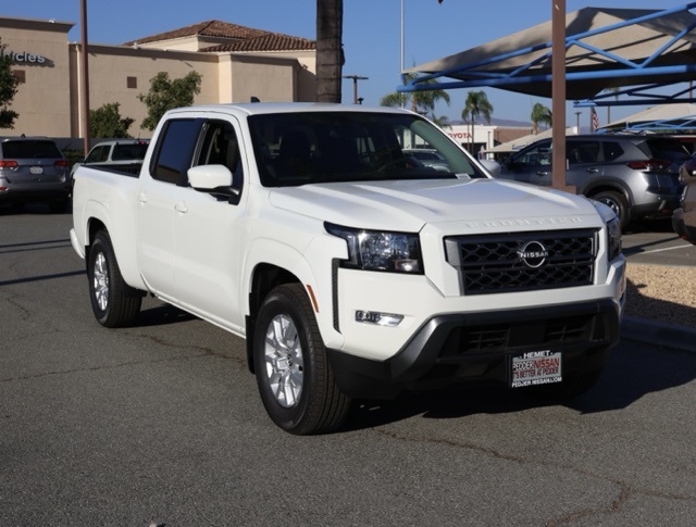 2024 Nissan Frontier Crew Cab SV photo 2