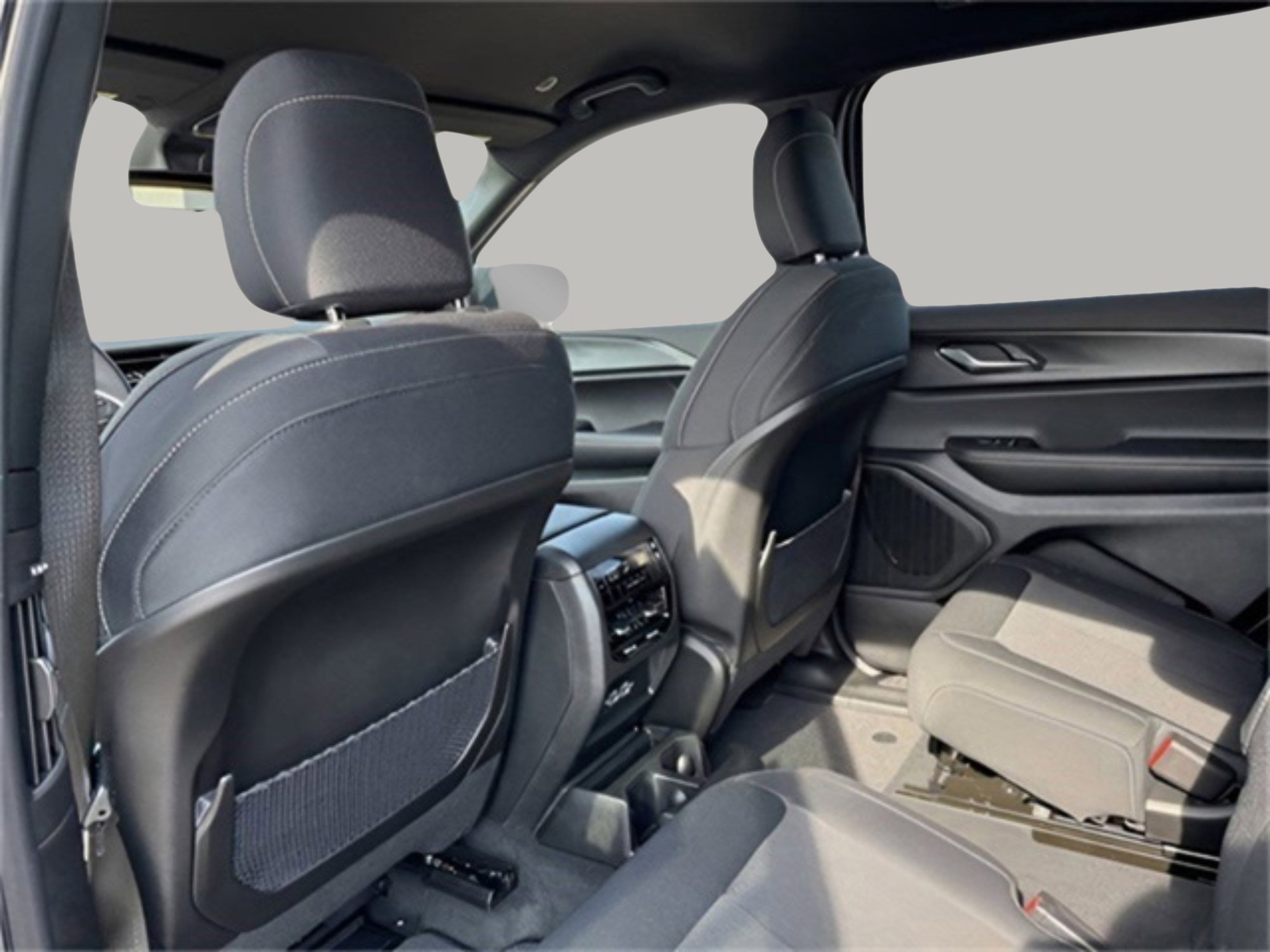 2025 Jeep Grand Cherokee Laredo X photo 21