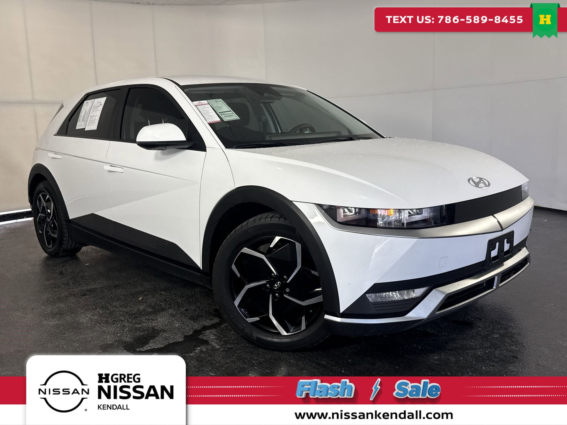 2023 Hyundai IONIQ 5 SE's photo