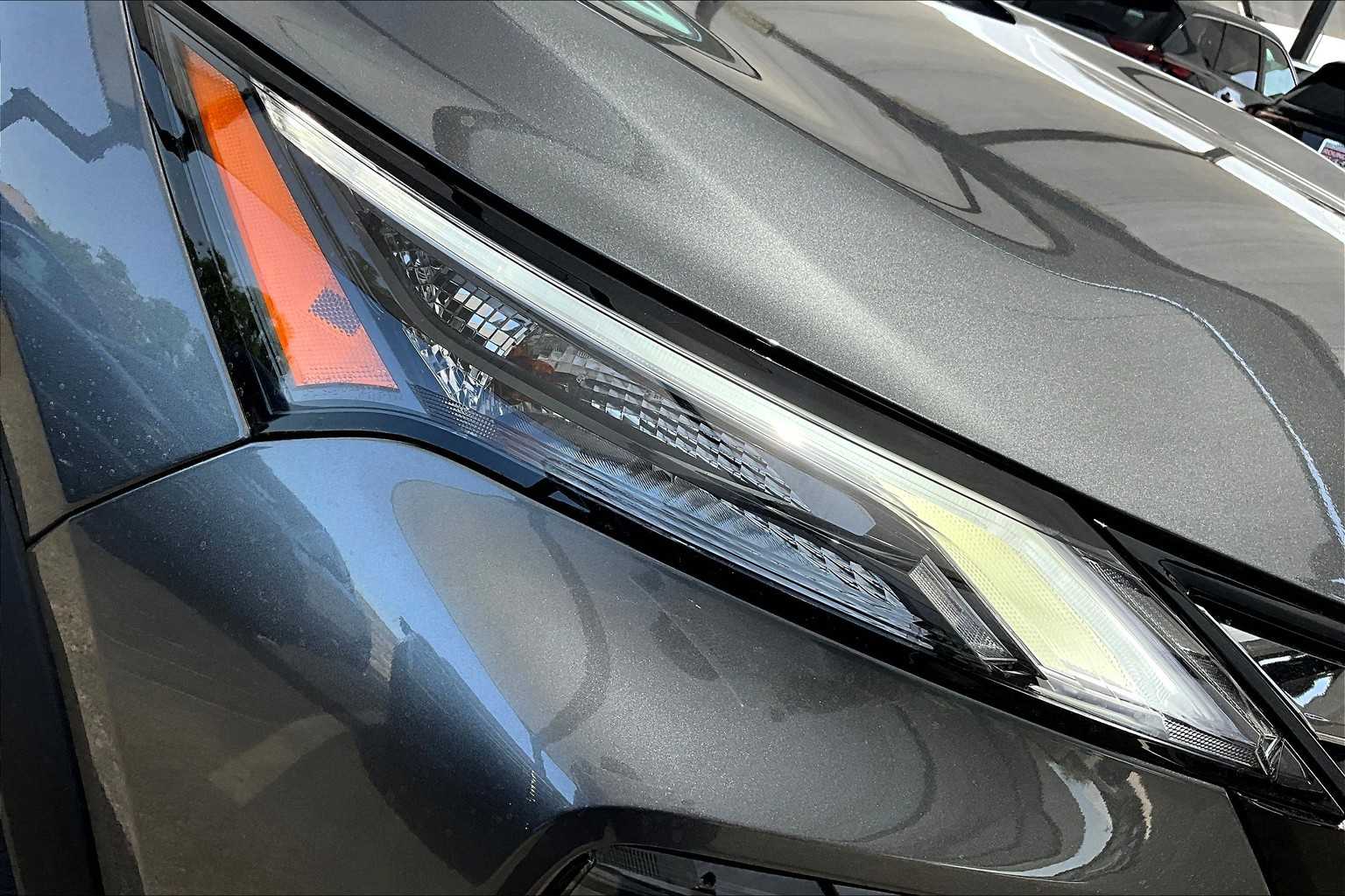 2025 Nissan Rogue SV photo 16