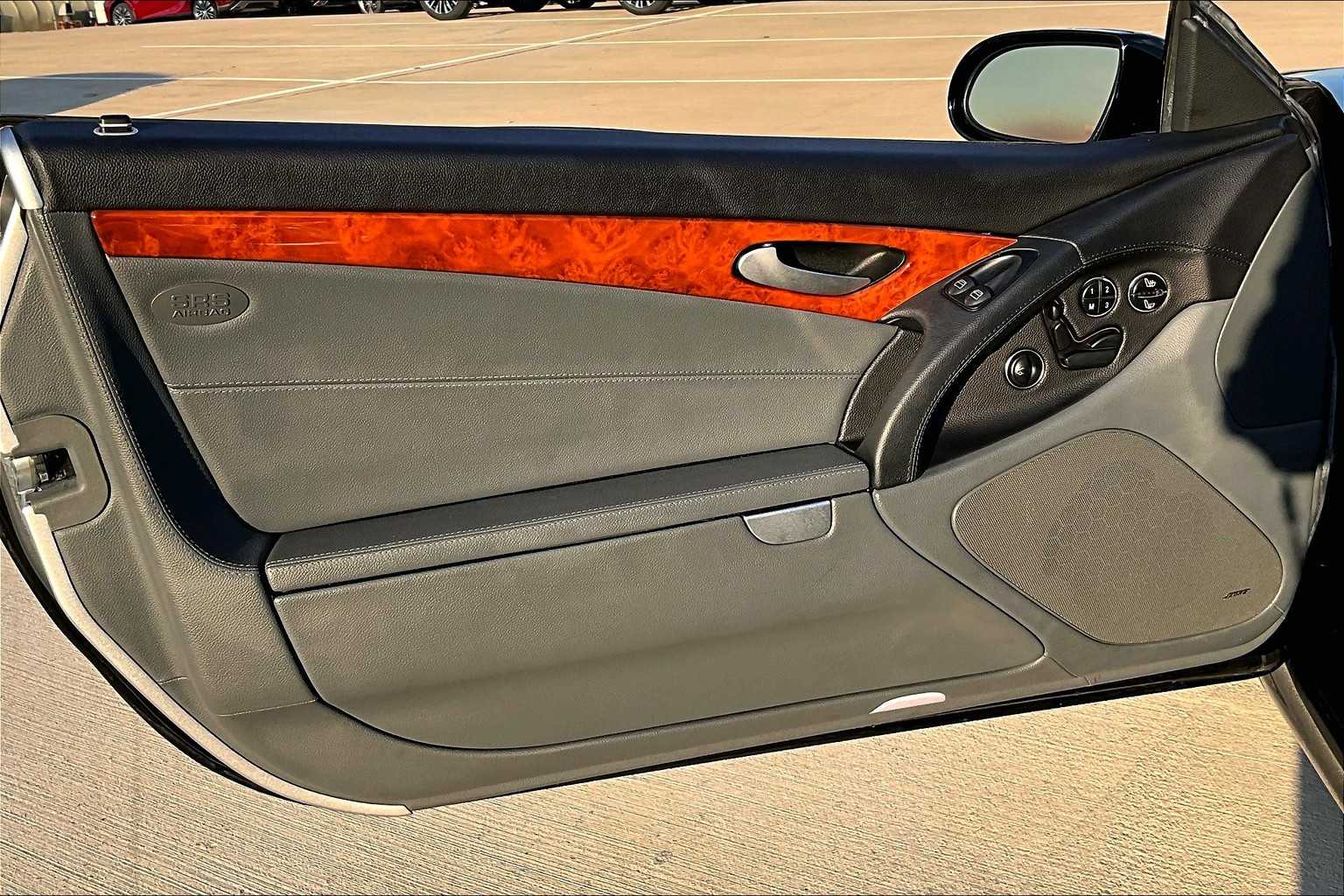 2005 Mercedes Benz SL 500 photo 18