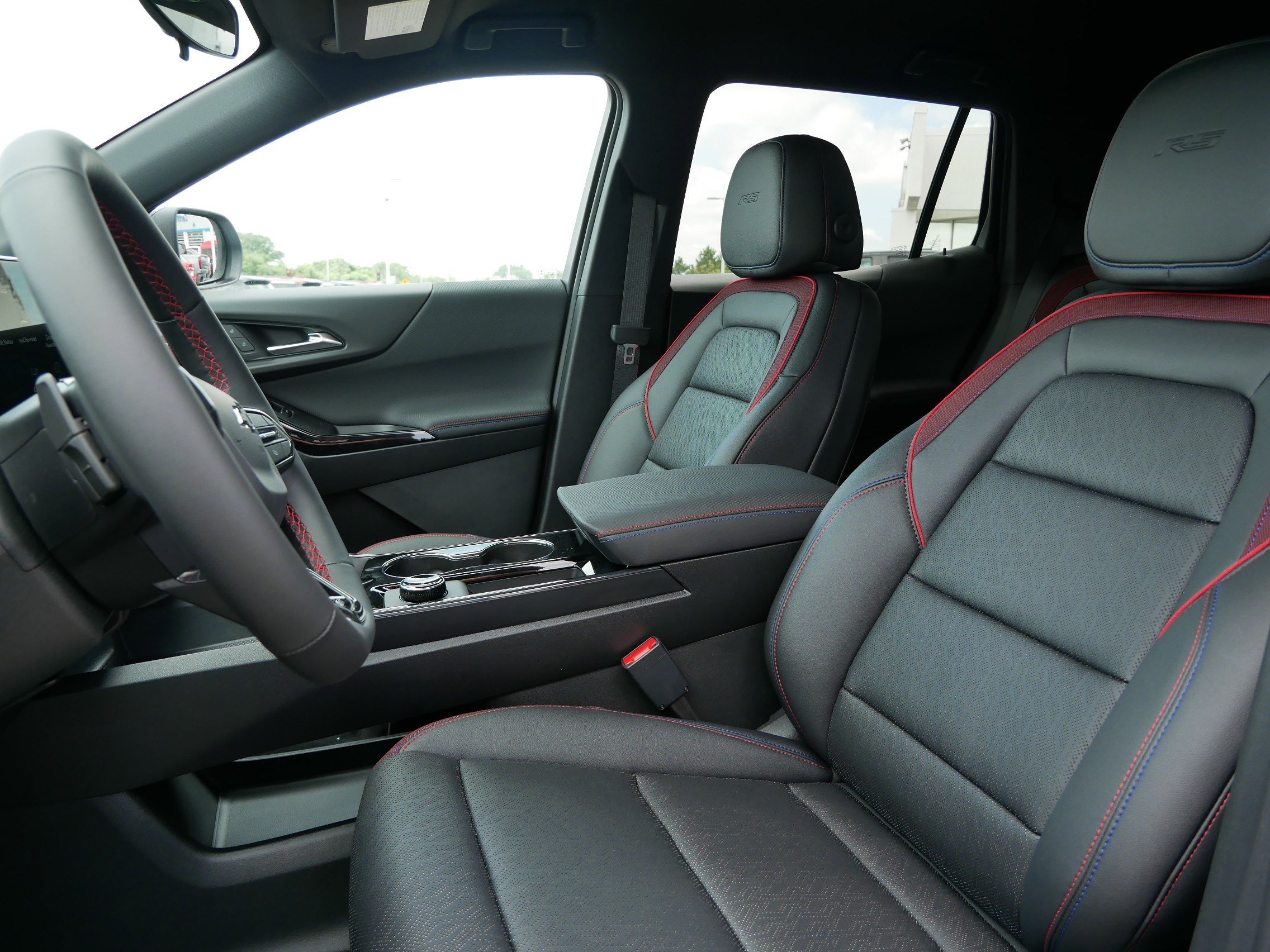 2026 Chevrolet Equinox RS photo 2