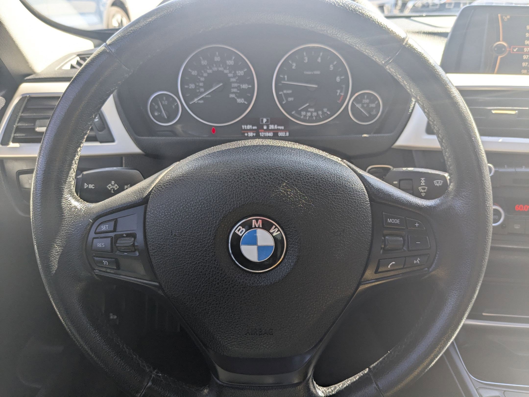 2013 Bmw 320i SA photo 11