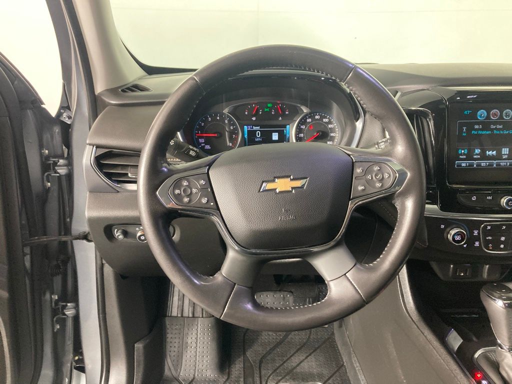 2019 Chevrolet Traverse Premier photo 2
