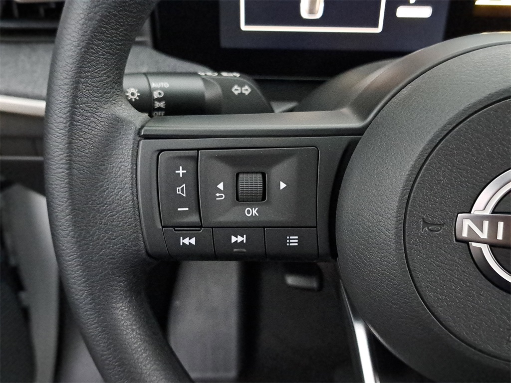 2026 Nissan Kicks SV photo 22