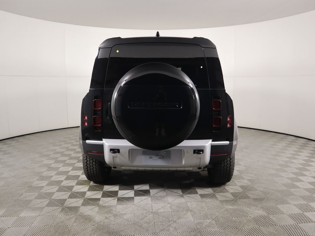 2025 Land Rover Defender 110 S photo 6
