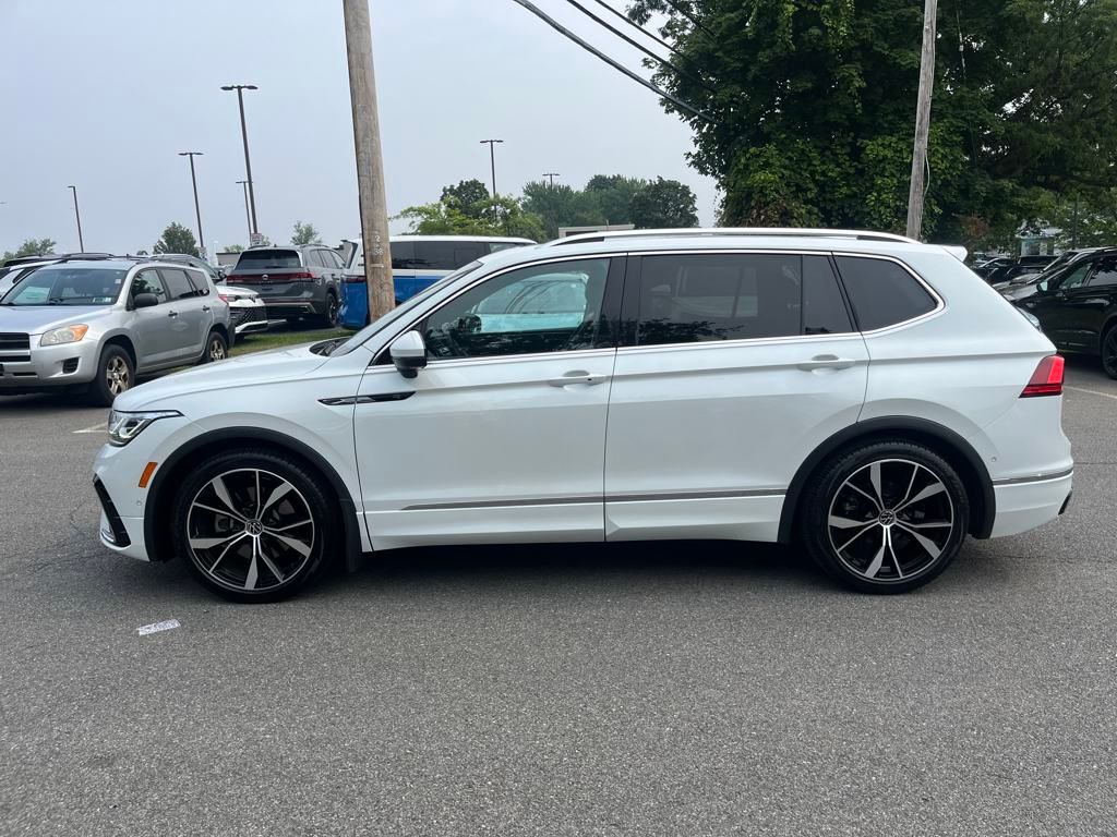 2023 Volkswagen Tiguan SEL R-Line Black photo 4