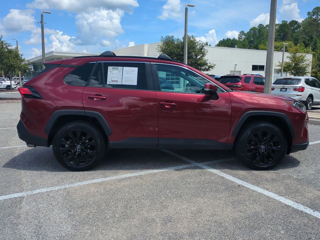 2019 Toyota RAV4 XLE Premium photo 4