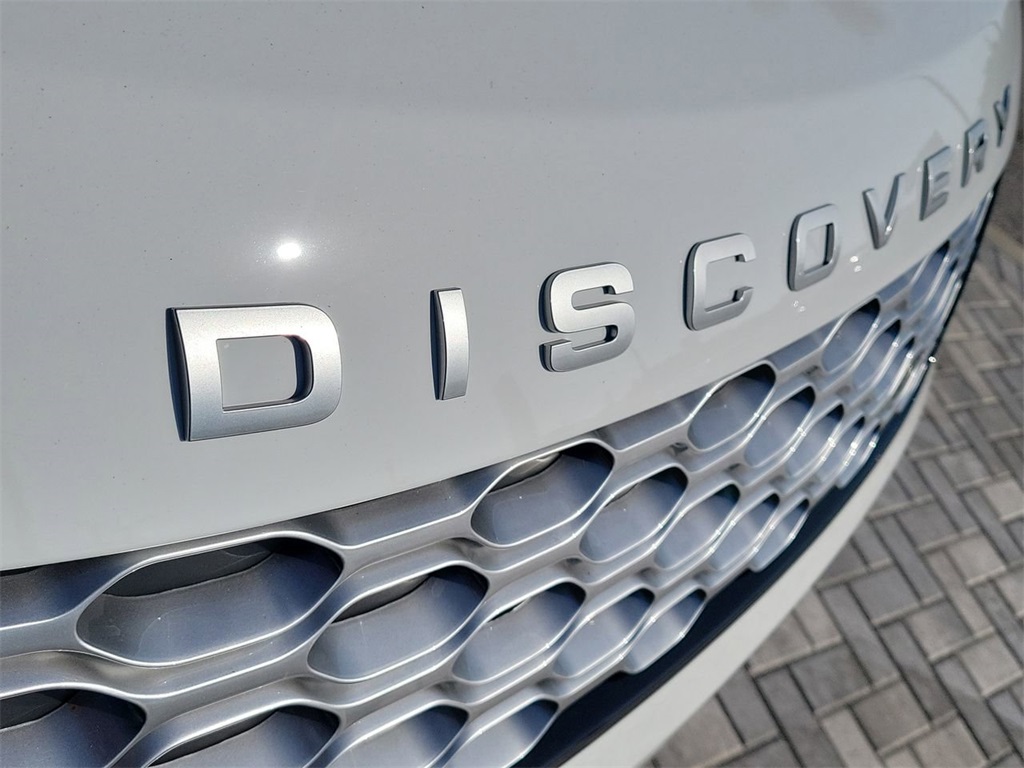 2025 Land Rover Discovery S photo 7