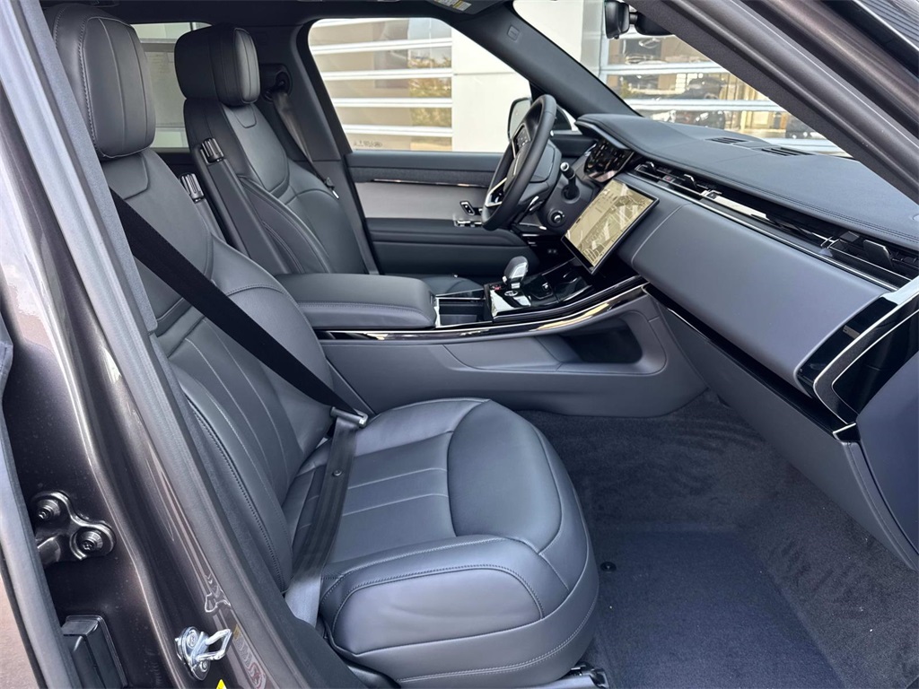 2025 Land Rover Range Rover Sport SE photo 10