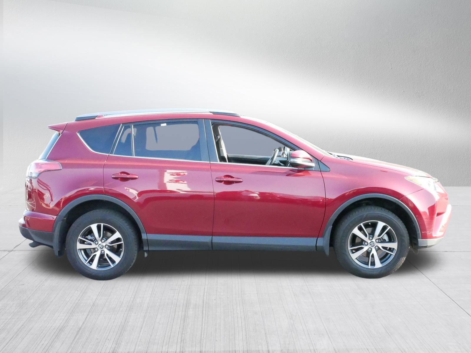 2018 Toyota RAV4 XLE photo 8
