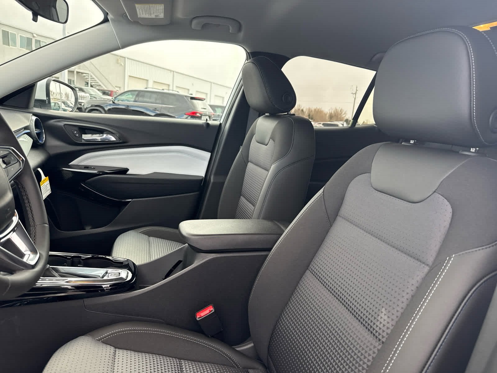 2025 Chevrolet Trax LT photo 10