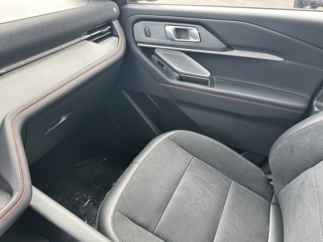 2025 Ford Explorer ST photo 15