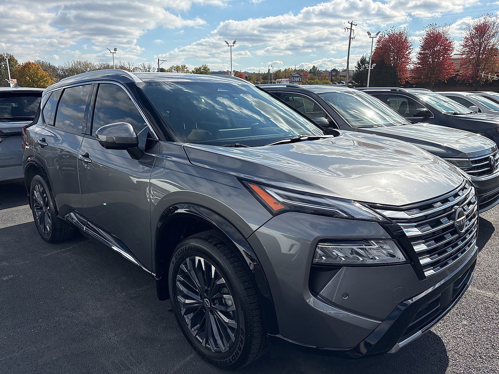 2025 Nissan Rogue Platinum photo 3