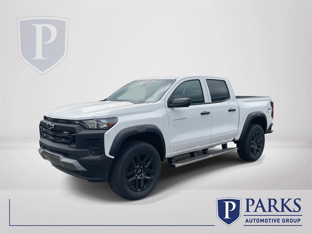 2025 Chevrolet Colorado Trail Boss photo 3
