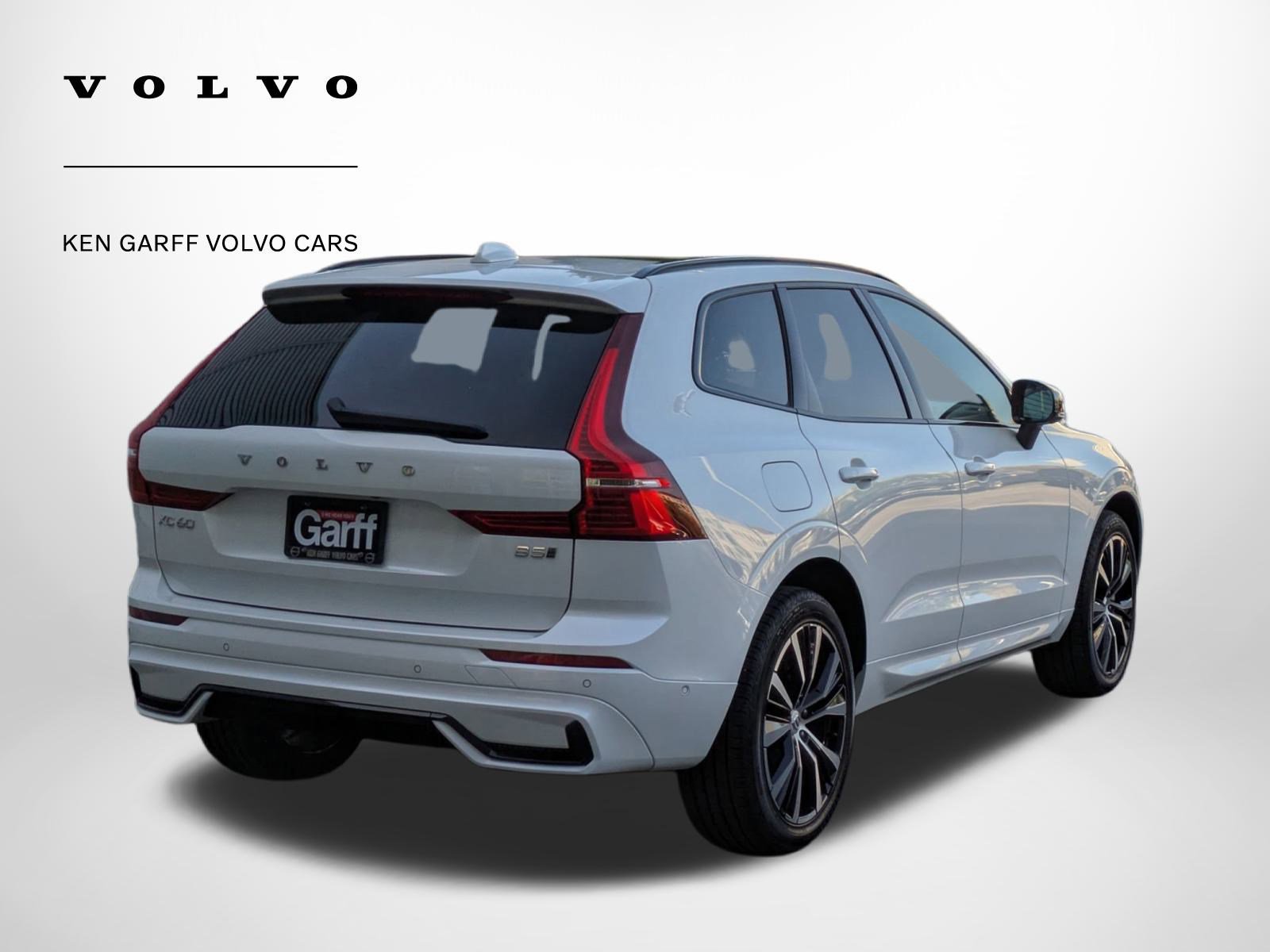 2025 Volvo XC60 Plus photo 3