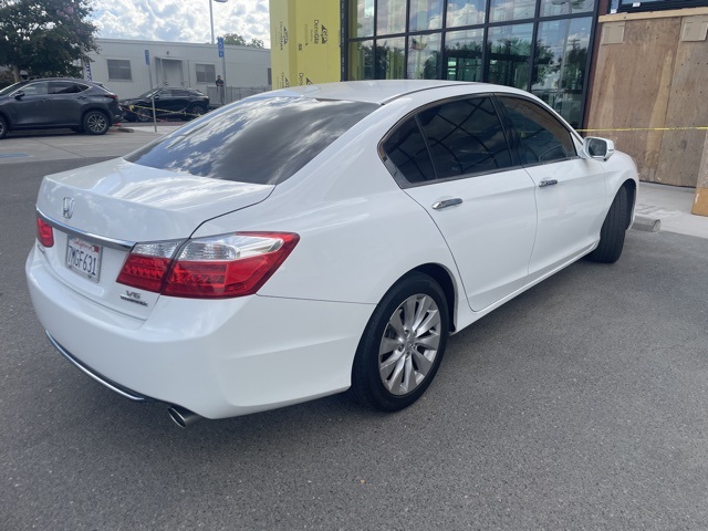 2015 Honda Accord Touring photo 3