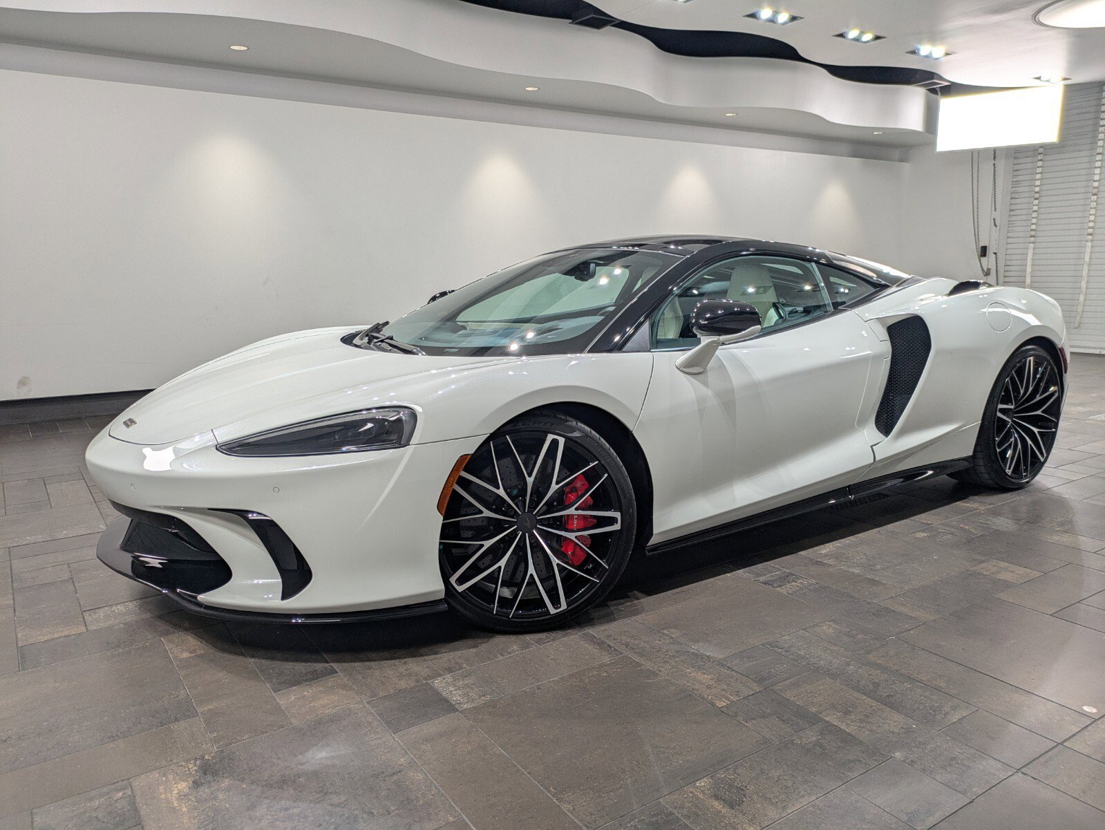 2025 McLaren GTS