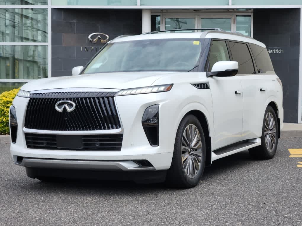 2025 INFINITI QX80 Luxe 4WD's photo