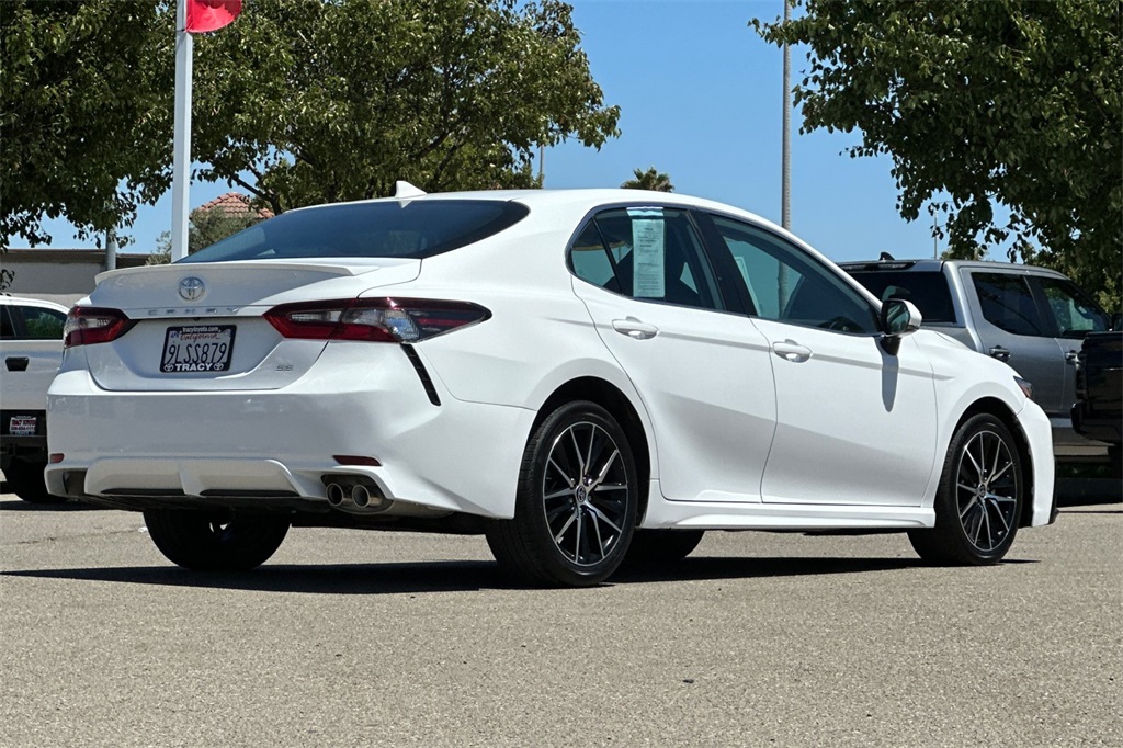 2024 Toyota Camry SE photo 4