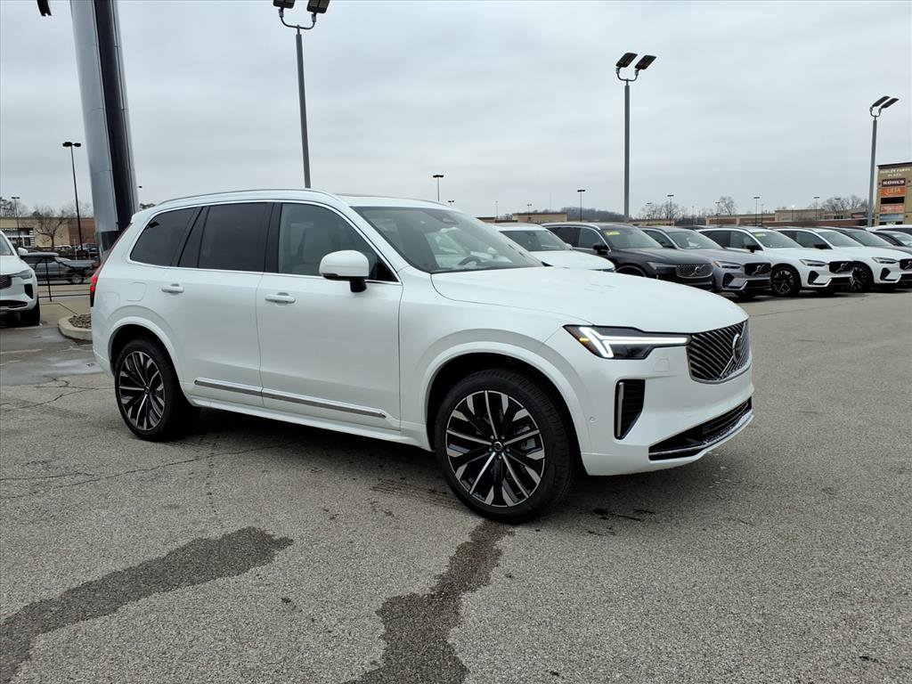 2026 Volvo XC90 Plus's photo