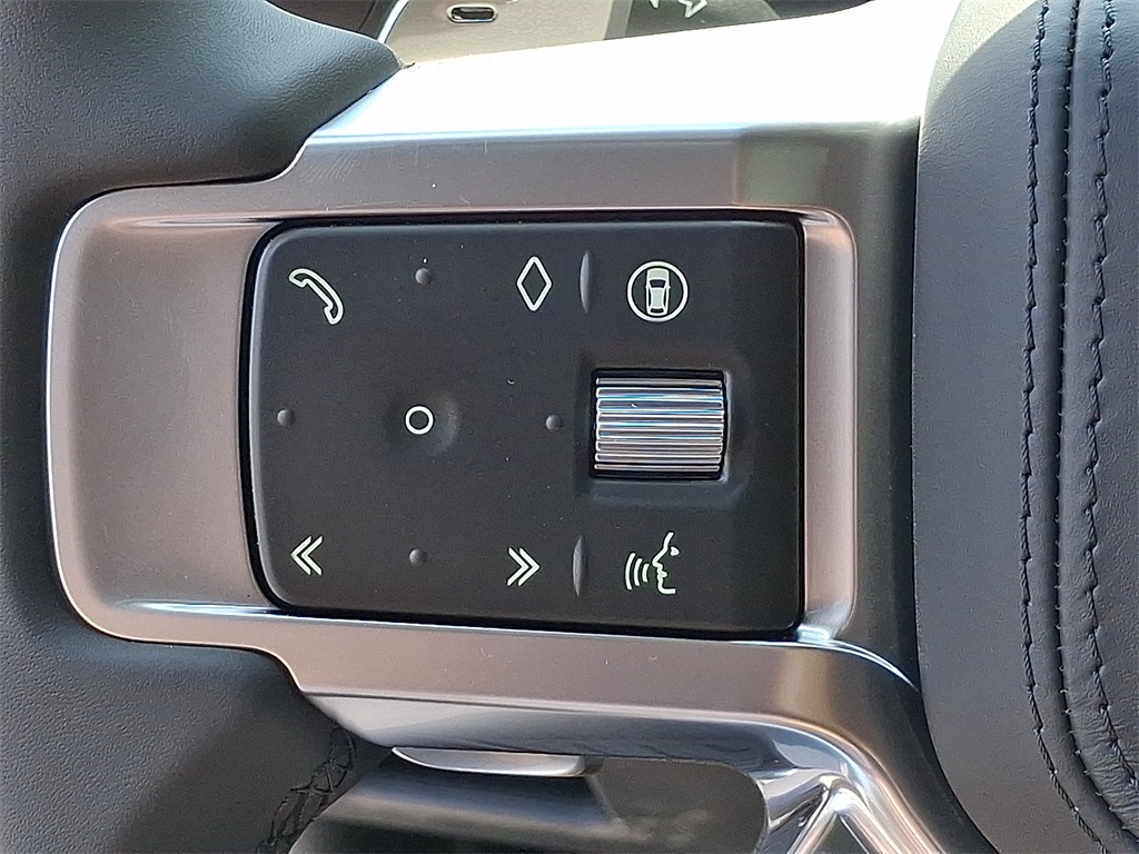 2025 Land Rover Discovery SE photo 18
