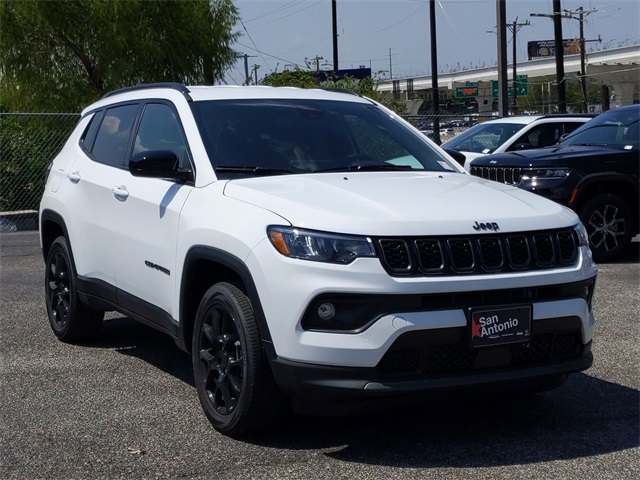 2026 Jeep Compass Latitude Altitude Special Edition photo 2