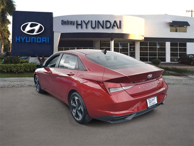 2023 Hyundai Elantra SEL photo 4