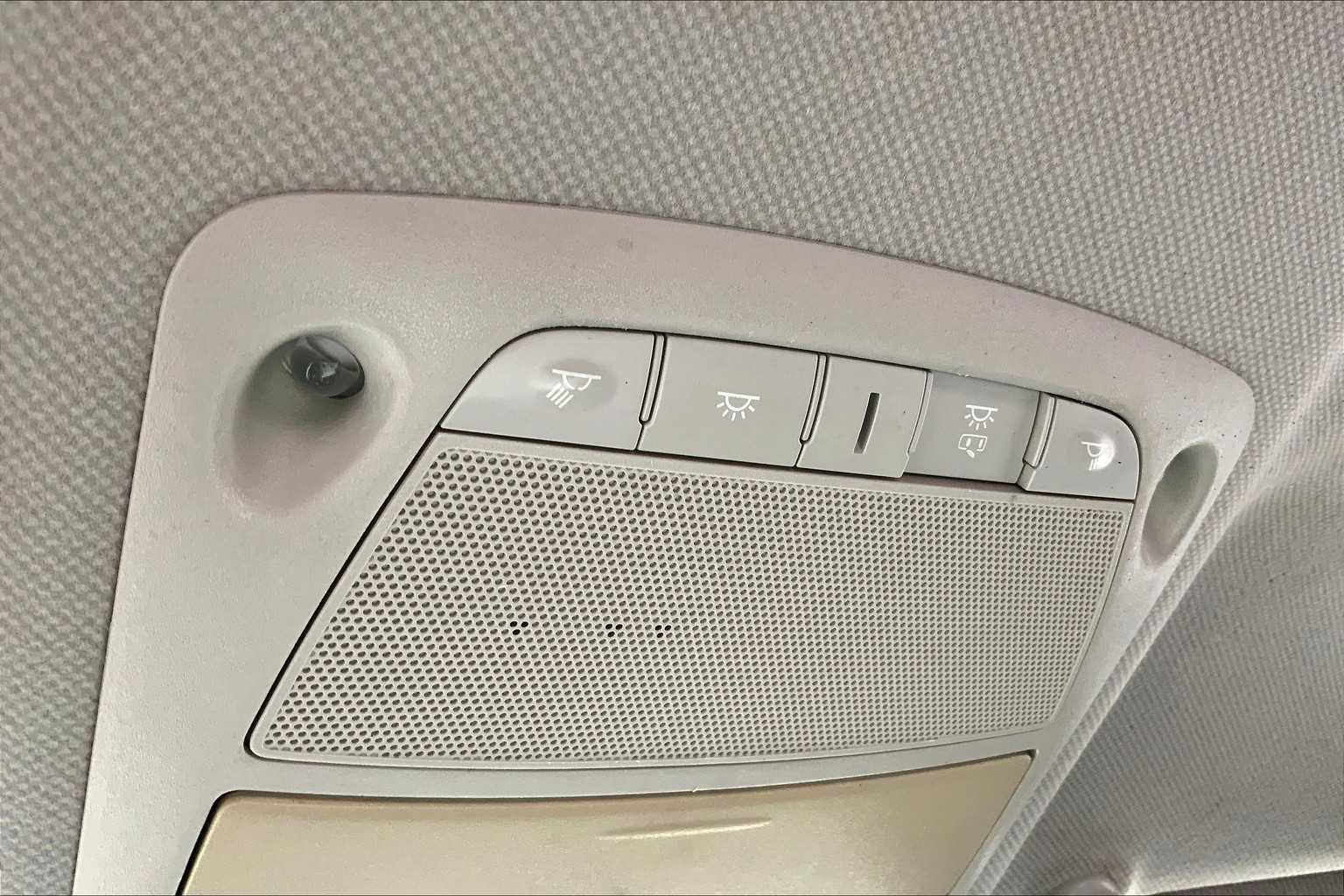 2015 Nissan Sentra SV photo 28