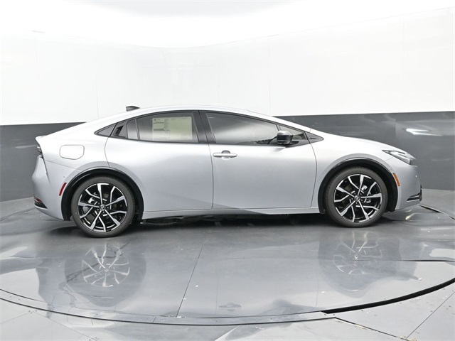 2026 Toyota Prius Plug-in Hybrid XSE Premium photo 2
