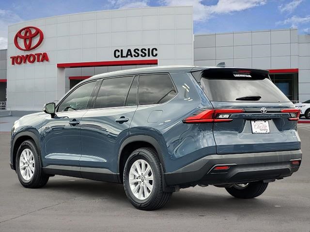 2024 Toyota Grand Highlander XLE photo 3