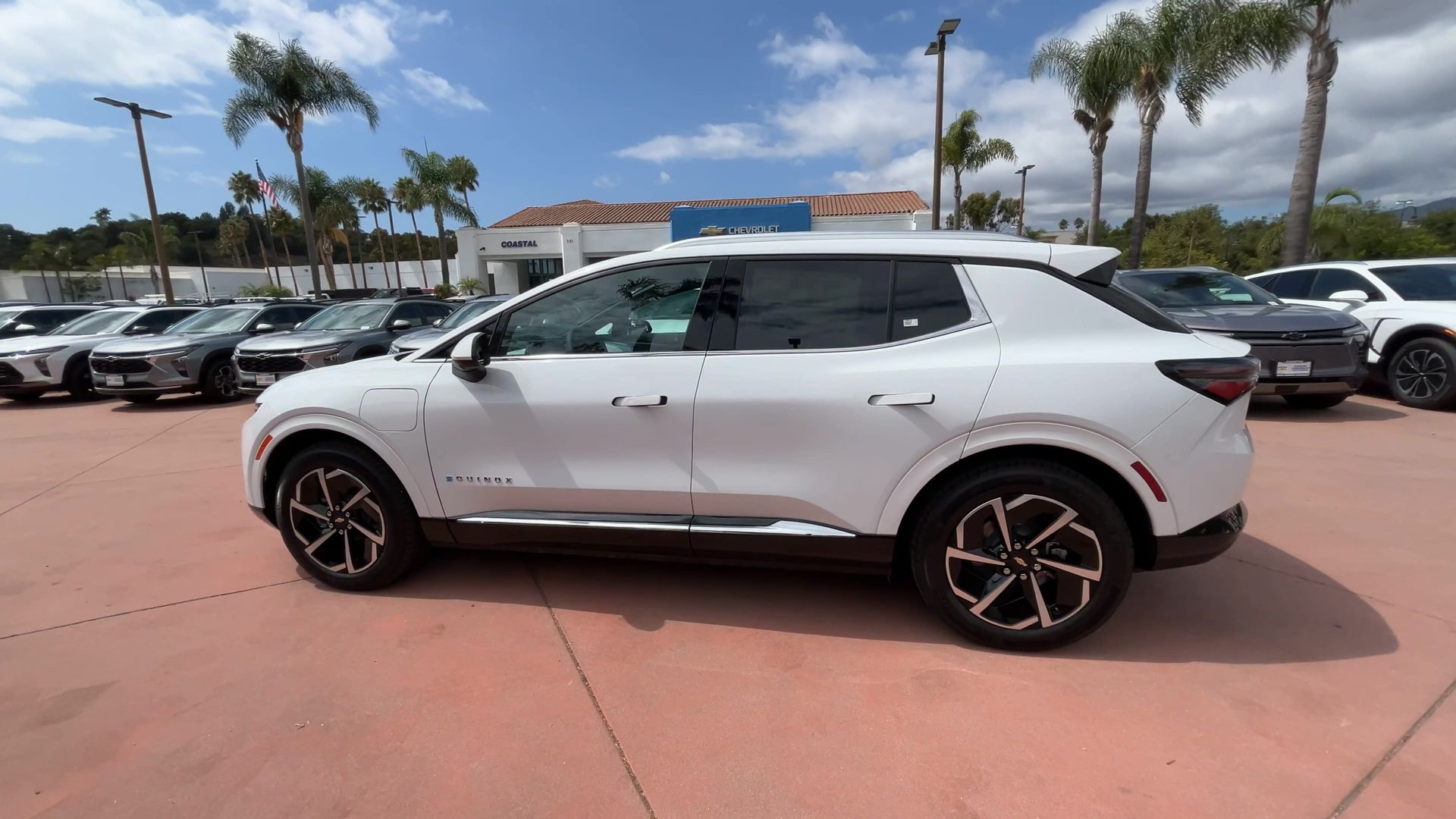 2025 Chevrolet Equinox EV 1LT photo 5