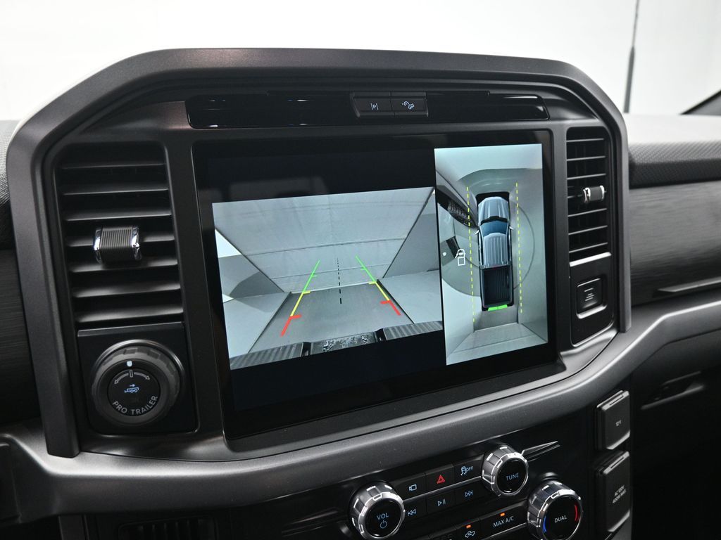 2025 Ford F-150 XLT photo 12