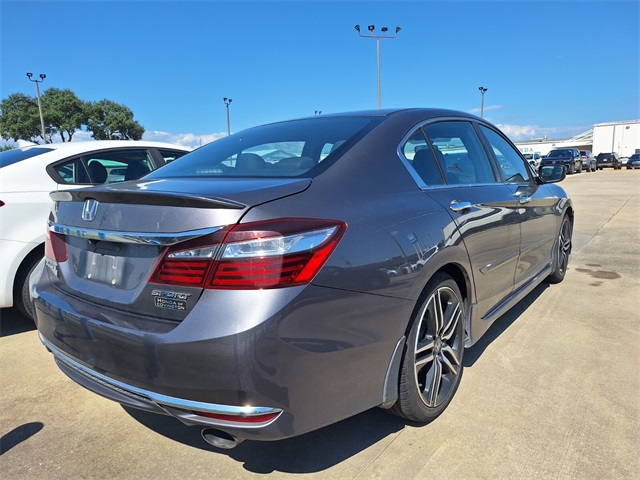 2017 Honda Accord Sport photo 4