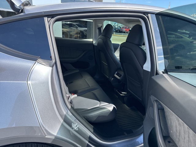 2024 Tesla Model Y Long Range photo 21