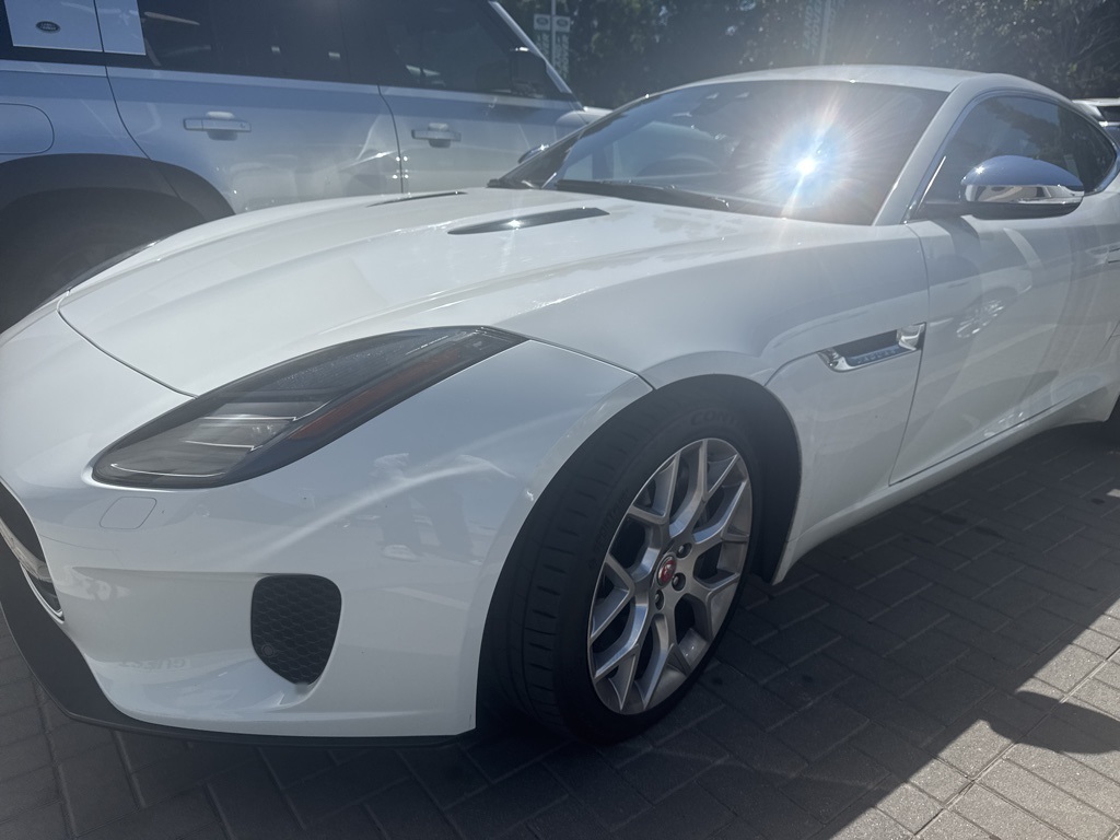 2019 Jaguar F-TYPE P300 photo 2