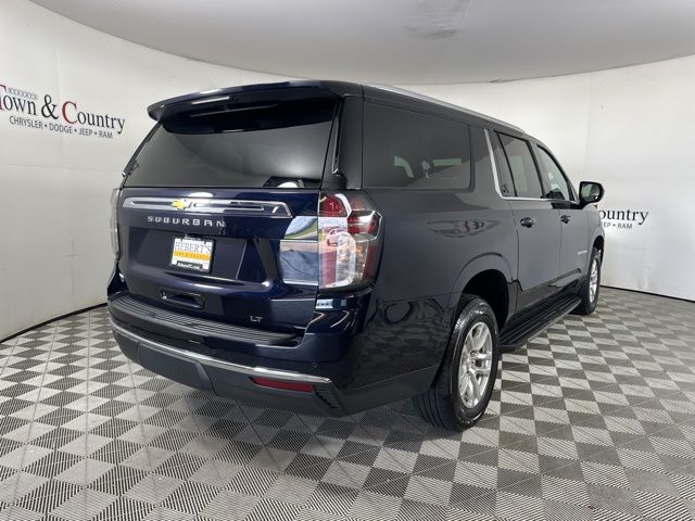 2023 Chevrolet Suburban LT photo 5