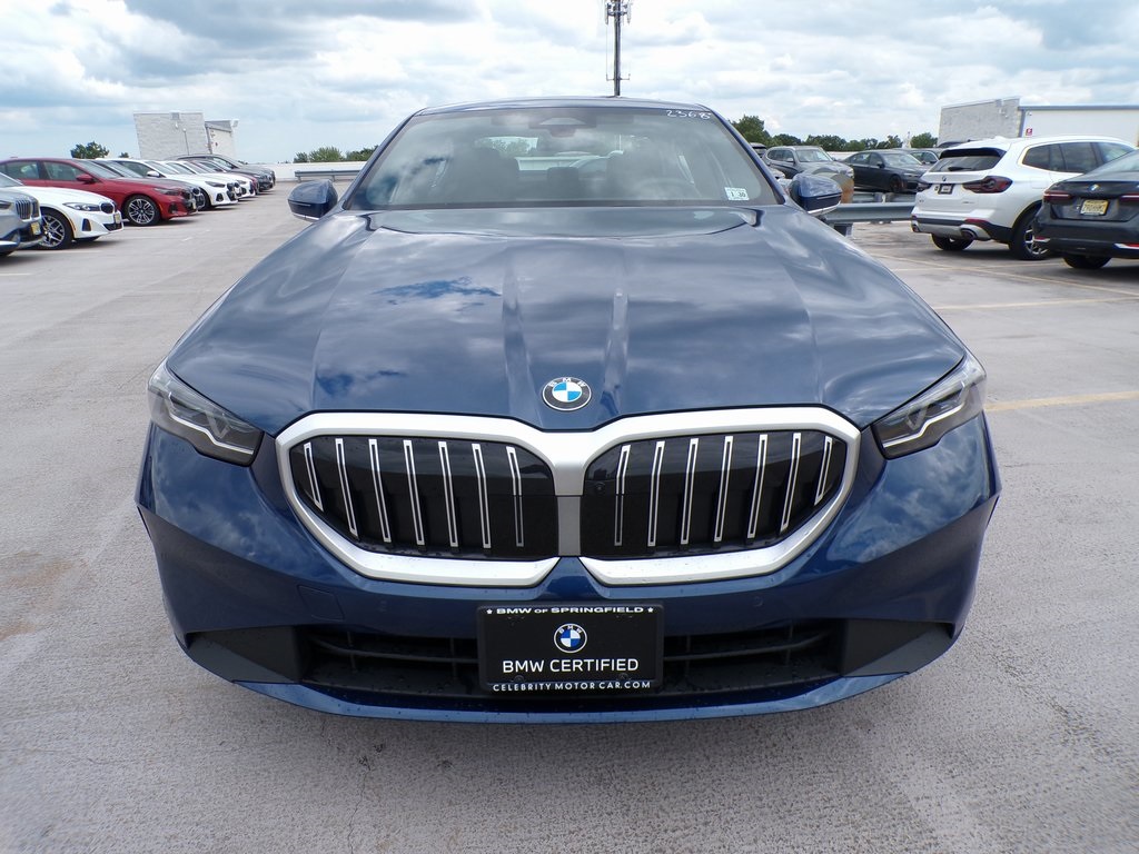2025 BMW 5 Series 530i