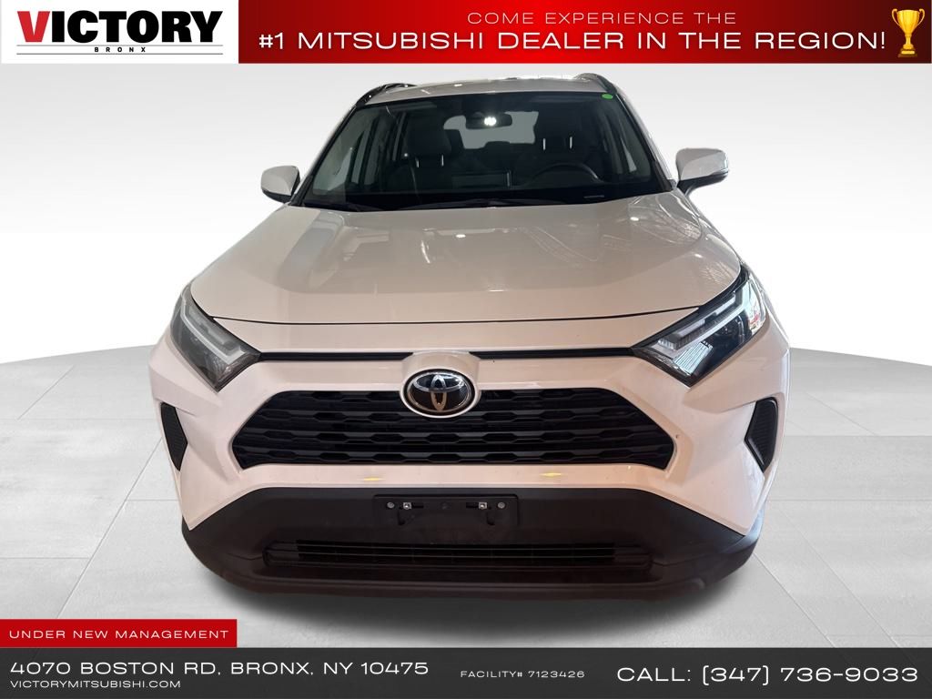 2023 Toyota RAV4 XLE photo 2