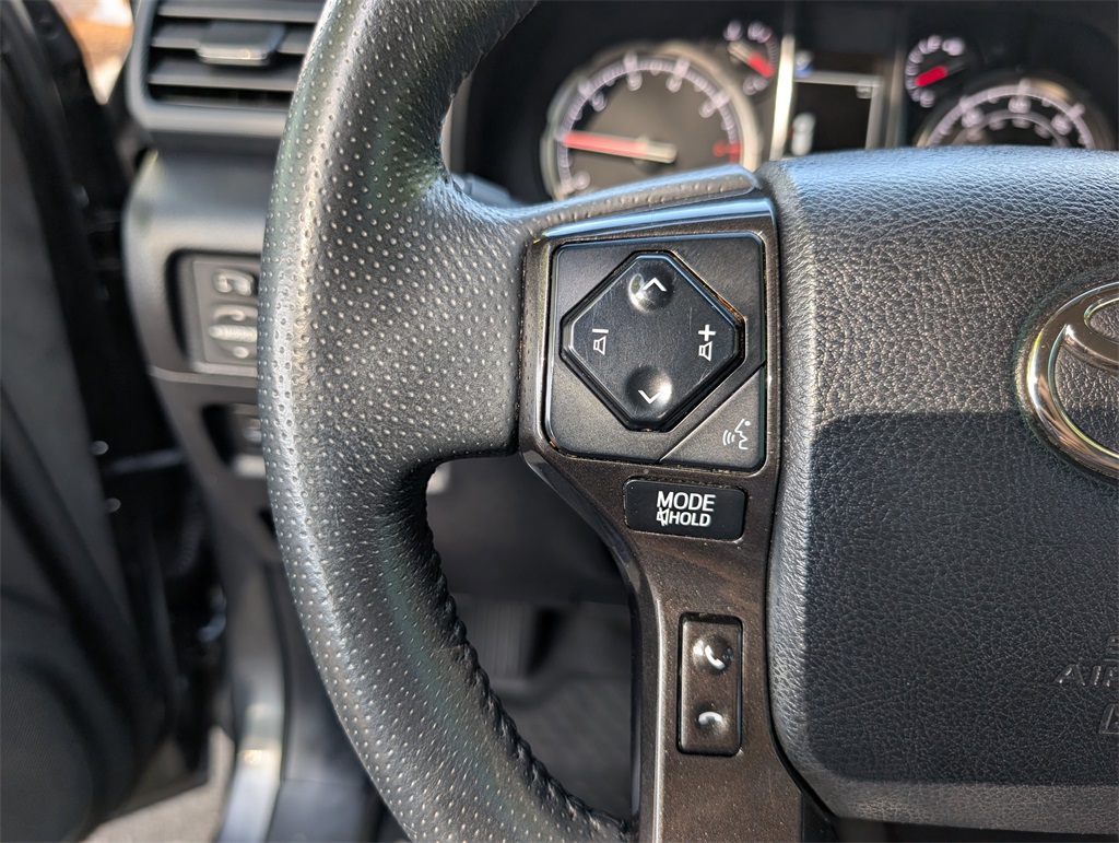 2020 Toyota 4Runner TRD Off-Road photo 32