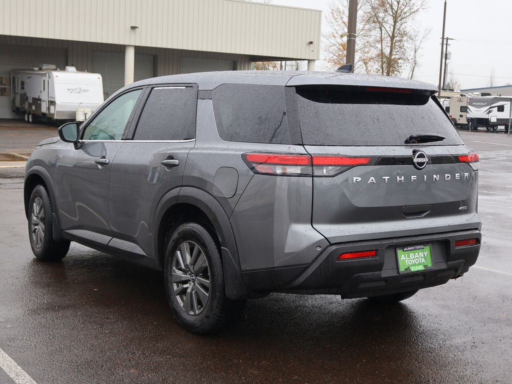 2025 Nissan Pathfinder S photo 2