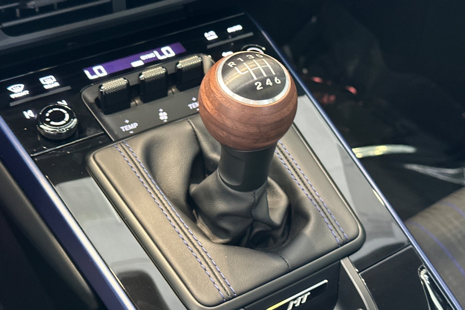 2026 Porsche 911 T photo 23