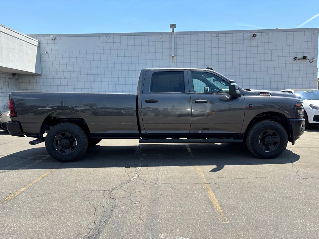 2025 Ram 3500 Tradesman photo 2