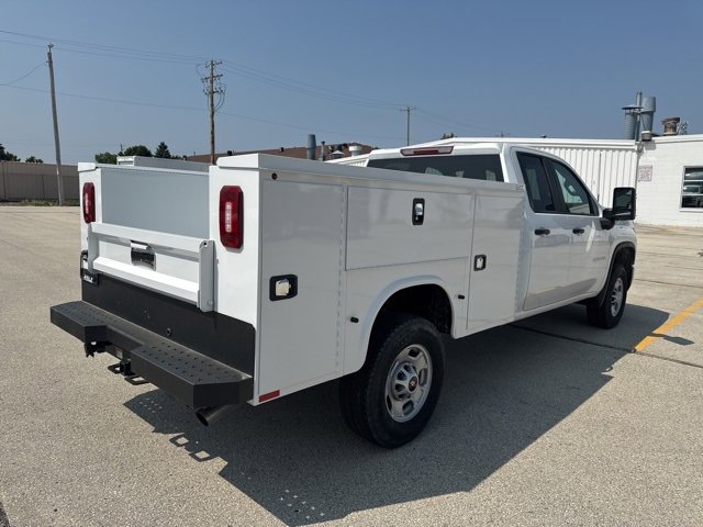 2025 Chevrolet Silverado 2500HD photo 4
