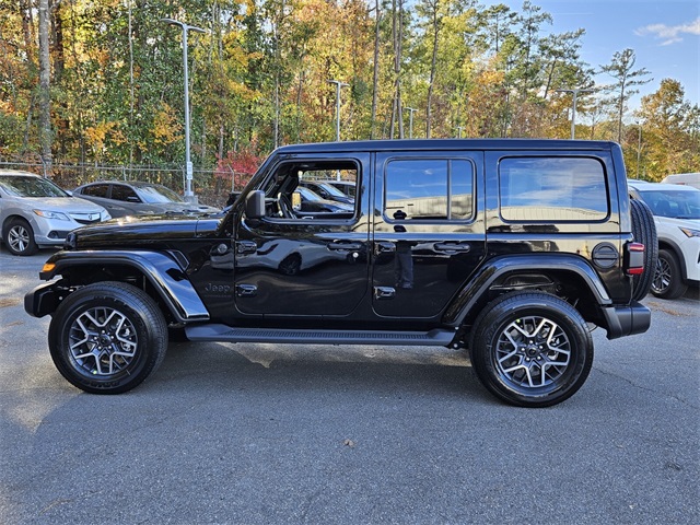 2026 Jeep Wrangler Sahara photo 4