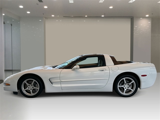 Used 2000 Chevrolet Corvette Base with VIN 1G1YY22G9Y5108979 for sale in St. Clair Shores, MI