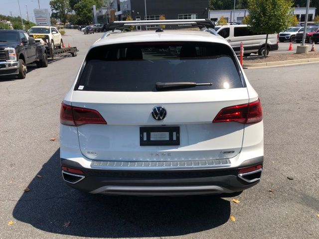 2022 Volkswagen Taos SEL photo 3