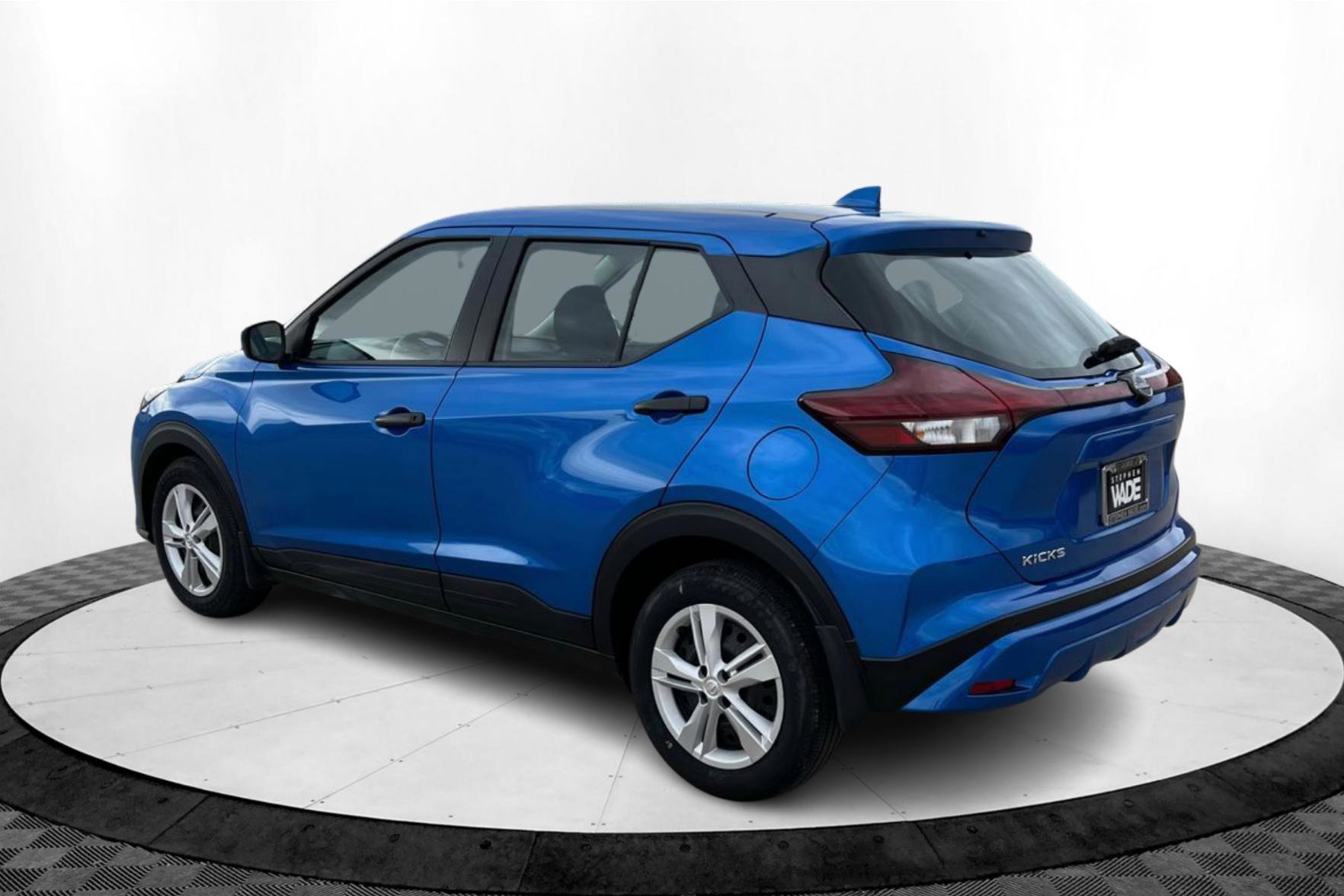 2025 Nissan Kicks Play S photo 2